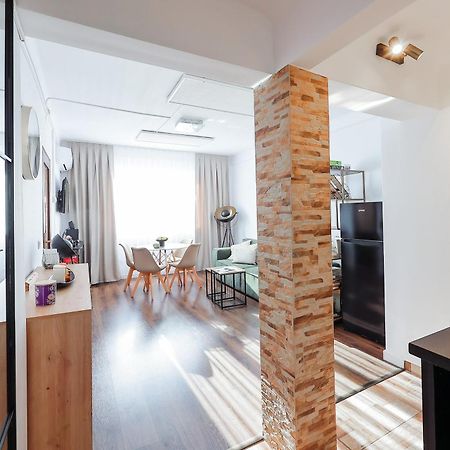 Oradea City Center Apartment Near Aquapark With Jacuzzi & Parking Luaran gambar
