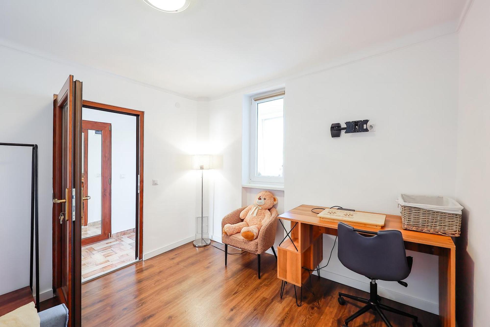 Oradea City Center Apartment Near Aquapark With Jacuzzi & Parking Luaran gambar
