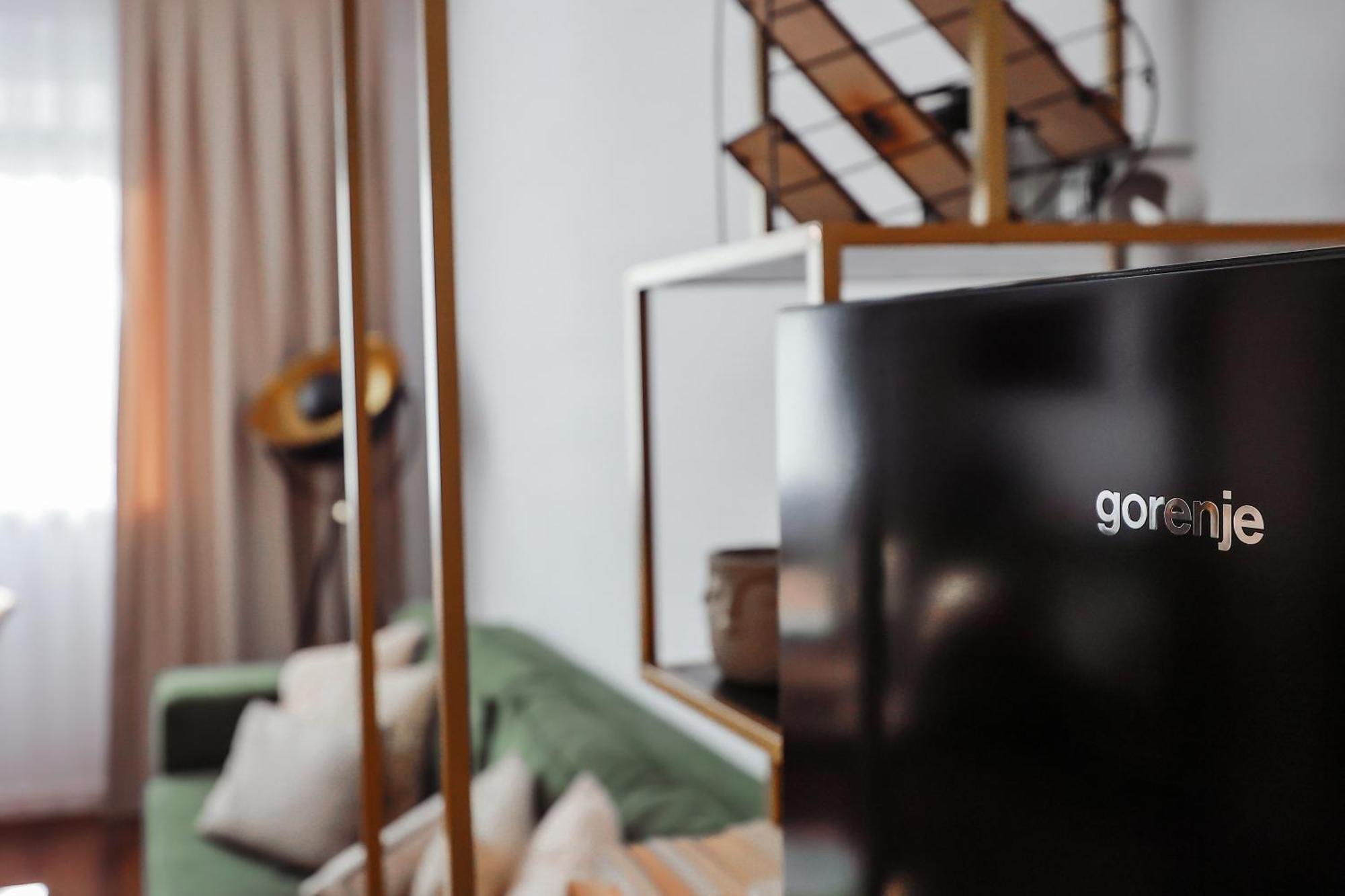 Oradea City Center Apartment Near Aquapark With Jacuzzi & Parking Luaran gambar