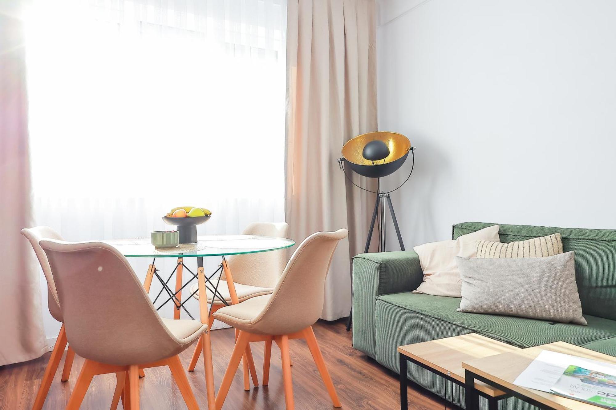 Oradea City Center Apartment Near Aquapark With Jacuzzi & Parking Luaran gambar