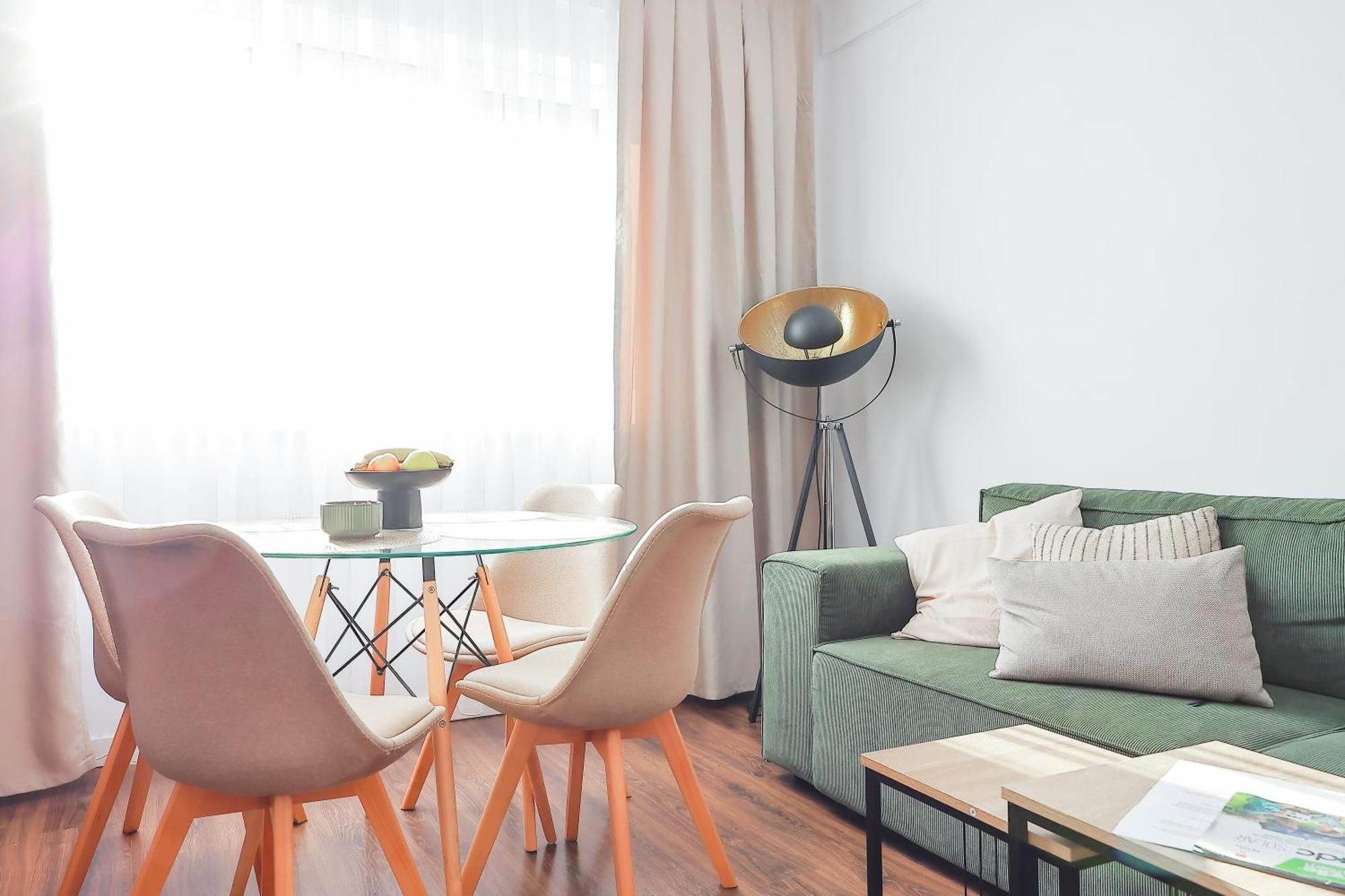 Oradea City Center Apartment Near Aquapark With Jacuzzi & Parking Luaran gambar