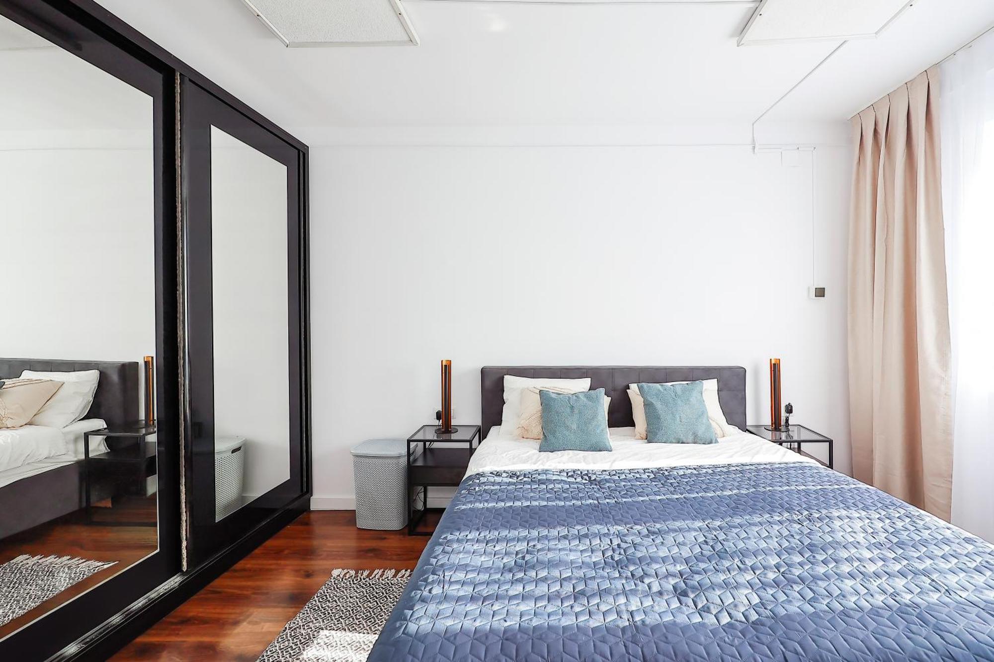 Oradea City Center Apartment Near Aquapark With Jacuzzi & Parking Luaran gambar